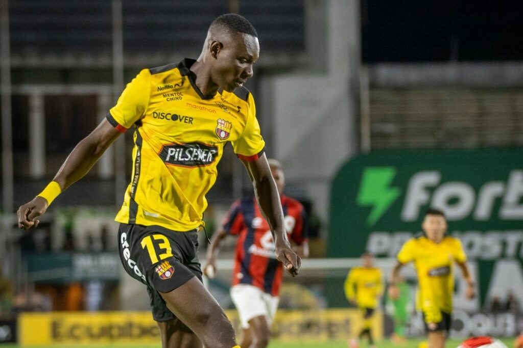 Deportivo Quito venció a Barcelona SC en la Noche Amarilla