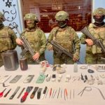 Operativo en cárcel de mujeres de Ecuador deja decomiso de objetos prohibidos y peligrosos