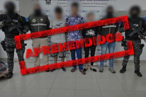 Policía captura a tres integrantes de Los Águilas con droga y explosivos en Pascuales