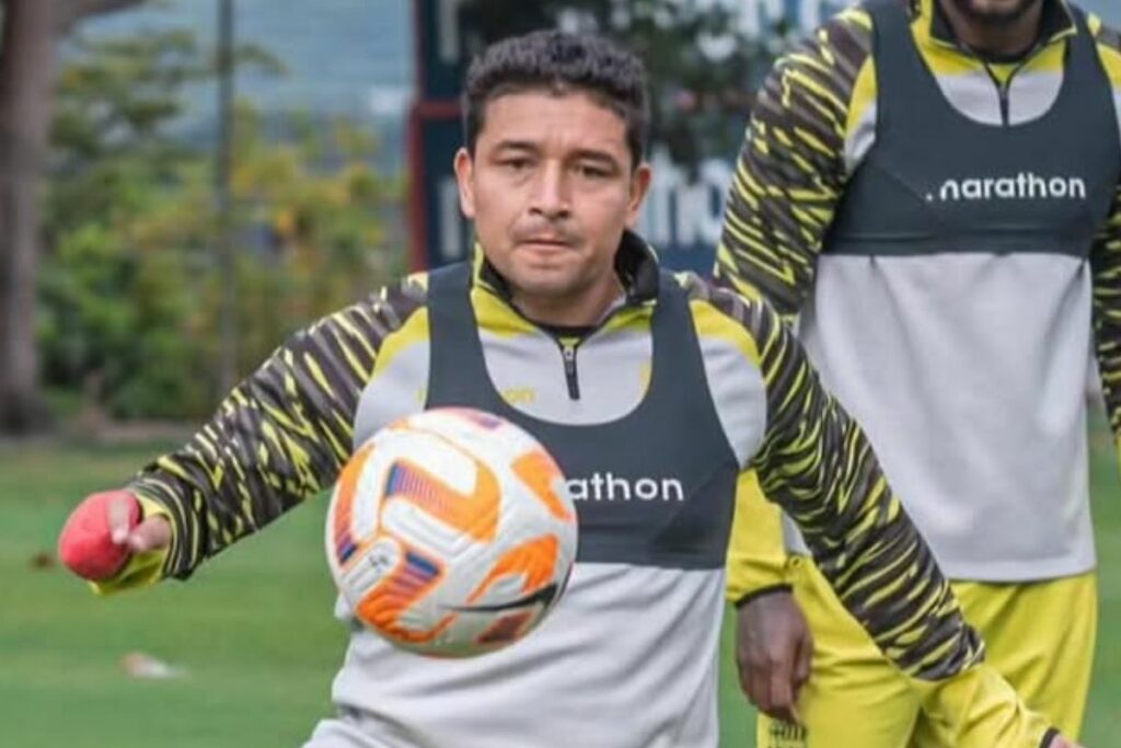 Esposa de Mario Pineida desmiente su muerte a través de un comunicado -  Radio Elite 99.7 FM - A su nivel