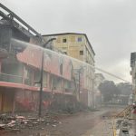 Incendio en Multicomercio de Guayaquil aún tiene puntos calientes este viernes 13 de febrero
