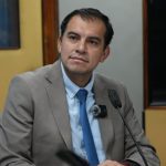 Harold Burbano explica el alcance del acuerdo laboral que redistribuye la jornada de 40 horas en Ecuador