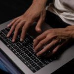 Prisión preventiva para joven en Quito por supuesto delito vinculado a material de abuso infantil