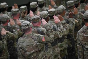 Estados Unidos envía miles de soldados más a Oriente Medio