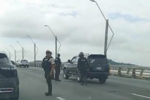 Matan a una mujer en el puente de la Unidad Nacional en Guayaquil