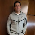 Marco Rubio aparece con la ropa deportiva que llevaba Nicolás Maduro en su captura