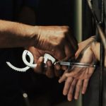 Ecuatoriano va a prisión en España por matar a machetazos a un joven