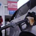 Noboa reforma el sistema de fijación del precio de la gasolina en Ecuador para reducir el impacto de la volatilidad internacional