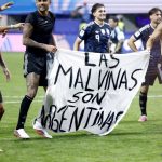 Reino Unido pide a la FIFA investigar a Argentina por la pancarta de las Malvinas