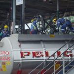 Precio de las gasolinas volverá a bajar en agosto en Ecuador, anuncia Noboa