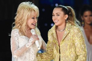 Dolly Parton habría dejado toda su fortuna y su catálogo musical a su ahijada