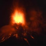Nueva erupción del volcán Fuego en Guatemala afecta a 29 000 personas